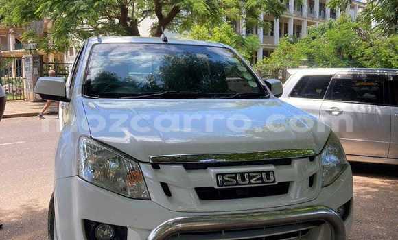 Buy Used Isuzu D-MAX White Car in Nice view in Maputo