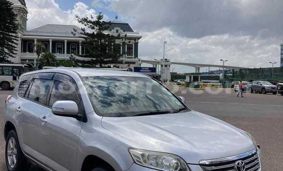 Nunua Ilio tumika Toyota Vanguard Nyingine Gari ndani ya Nzuri vista nchini Maputo