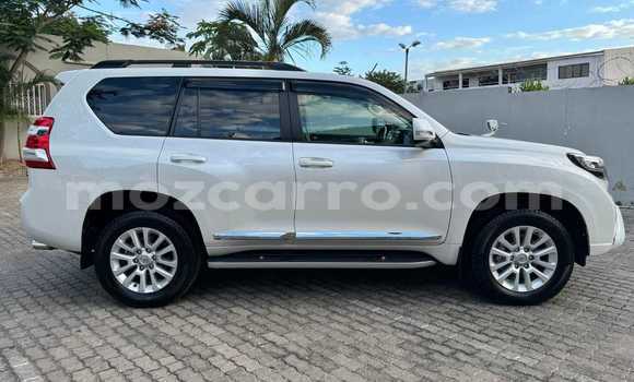 Buy Used Toyota Land Cruiser Prado White Car in Nice view in Maputo Buy Used Toyota Land Cruiser Prado White Car in Nice view in Maputo