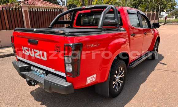 Comprar Usado Isuzu D-MAX Vermelho Carro em Beira em Sofala Comprar Usado Isuzu D-MAX Vermelho Carro em Beira em Sofala