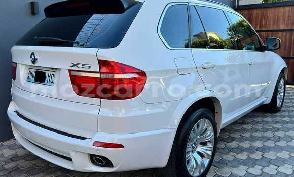Comprar Usado BMW X5 Branco Carro em Beira em Sofala Comprar Usado BMW X5 Branco Carro em Beira em Sofala