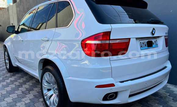 Comprar Usado BMW X5 Branco Carro em Beira em Sofala Comprar Usado BMW X5 Branco Carro em Beira em Sofala