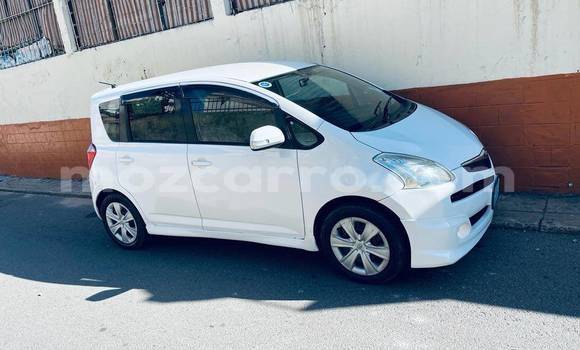 Nunua Ilio tumika Toyota Ractis Nyeupe Gari ndani ya Nzuri vista nchini Maputo Nunua Ilio tumika Toyota Ractis Nyeupe Gari ndani ya Nzuri vista nchini Maputo