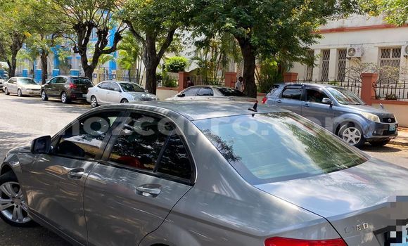 Nunua Mpya Mercedes-Benz C180 coupe Fedha Gari ndani ya Maputo nchini Maputo Nunua Mpya Mercedes-Benz C180 coupe Fedha Gari ndani ya Maputo nchini Maputo