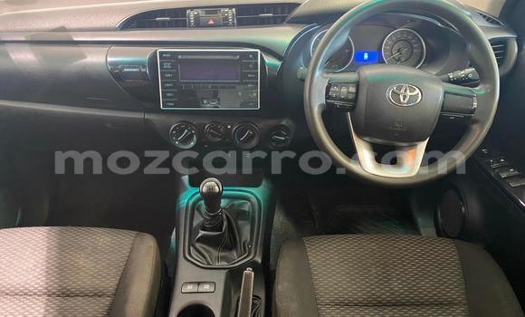Nunua Ilio tumika Toyota Hilux Nyeupe Gari ndani ya Maputo nchini Maputo Nunua Ilio tumika Toyota Hilux Nyeupe Gari ndani ya Maputo nchini Maputo