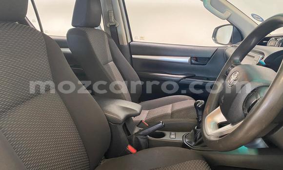 Nunua Ilio tumika Toyota Hilux Nyeupe Gari ndani ya Maputo nchini Maputo Nunua Ilio tumika Toyota Hilux Nyeupe Gari ndani ya Maputo nchini Maputo