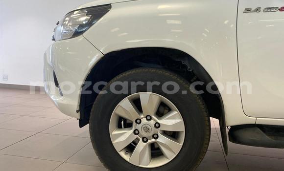 Nunua Ilio tumika Toyota Hilux Nyeupe Gari ndani ya Maputo nchini Maputo Nunua Ilio tumika Toyota Hilux Nyeupe Gari ndani ya Maputo nchini Maputo