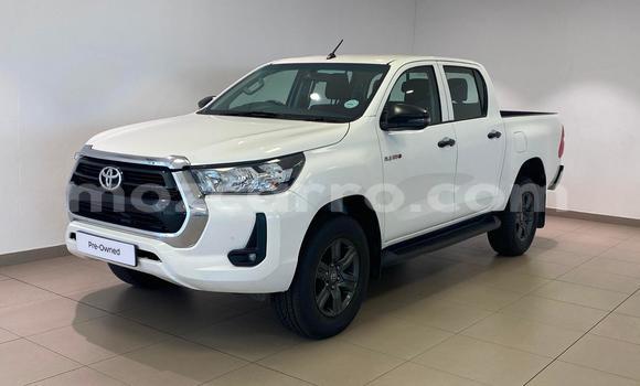 Comprar Usado Toyota Hilux Branco Carro em Maputo em Maputo