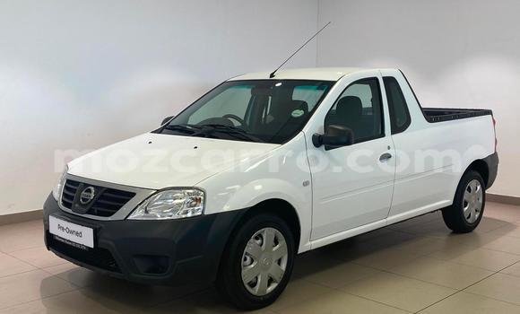 Comprar Usado Nissan NP 300 Branco Carro em Maputo em Maputo