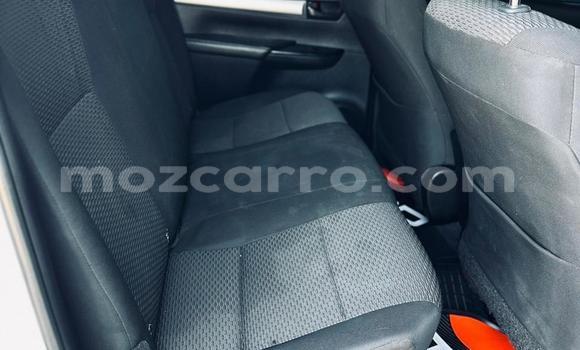 Comprar Novo Toyota Hilux Branco Carro em Maputo em Maputo Comprar Novo Toyota Hilux Branco Carro em Maputo em Maputo