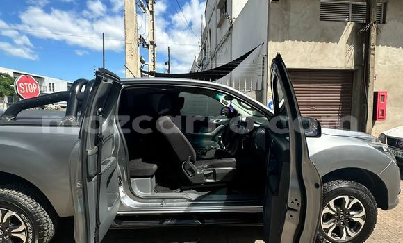Comprar Usado Mazda BT-50 De outros Carro em Maputo em Maputo Comprar Usado Mazda BT-50 De outros Carro em Maputo em Maputo
