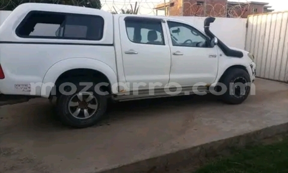 Comprar Usado Toyota Hilux Branco Carro em Maputo em Maputo Comprar Usado Toyota Hilux Branco Carro em Maputo em Maputo