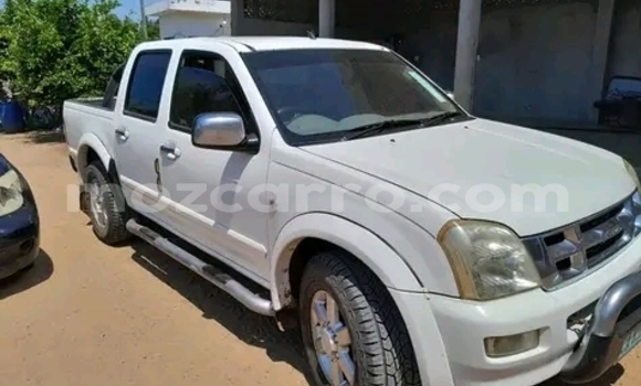 Comprar Usado Isuzu KB Branco Carro em Maputo em Maputo Comprar Usado Isuzu KB Branco Carro em Maputo em Maputo