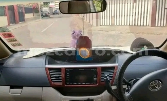 Buy Used Toyota Noah White Car in Maputo in Maputo Buy Used Toyota Noah White Car in Maputo in Maputo