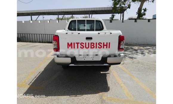 Comprar Importar Mitsubishi L200 Branco Carro em Import - Dubai em Cabo Delgado Comprar Importar Mitsubishi L200 Branco Carro em Import - Dubai em Cabo Delgado