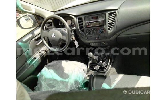 Comprar Importar Mitsubishi L200 Branco Carro em Import - Dubai em Cabo Delgado Comprar Importar Mitsubishi L200 Branco Carro em Import - Dubai em Cabo Delgado