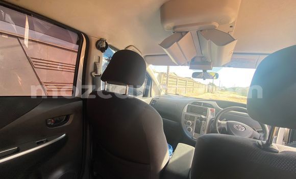 Comprar Novo Toyota Ractis Branco Carro em Maputo em Maputo Comprar Novo Toyota Ractis Branco Carro em Maputo em Maputo