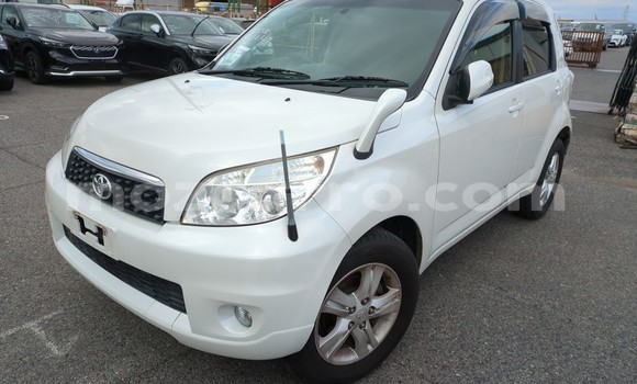 Comprar Usado Toyota Rush Branco Carro em Maputo em Maputo Comprar Usado Toyota Rush Branco Carro em Maputo em Maputo