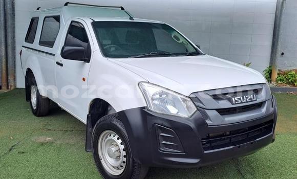 Comprar Usado Isuzu KB Branco Carro em Maputo em Maputo Comprar Usado Isuzu KB Branco Carro em Maputo em Maputo