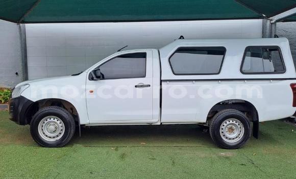 Comprar Usado Isuzu KB Branco Carro em Maputo em Maputo Comprar Usado Isuzu KB Branco Carro em Maputo em Maputo