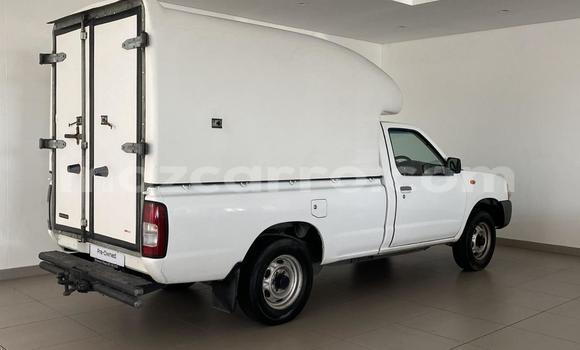 Tenga Tsaru Nissan NP 300 Chena Mota in Maputo in Maputo Tenga Tsaru Nissan NP 300 Chena Mota in Maputo in Maputo