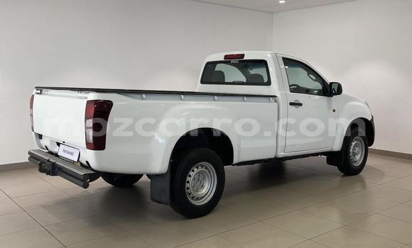 Nunua Ilio tumika Isuzu D-MAX Nyeupe Gari ndani ya Maputo nchini Maputo Nunua Ilio tumika Isuzu D-MAX Nyeupe Gari ndani ya Maputo nchini Maputo