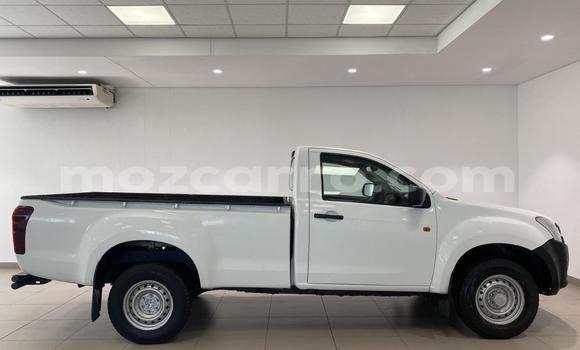 Nunua Ilio tumika Isuzu D-MAX Nyeupe Gari ndani ya Maputo nchini Maputo Nunua Ilio tumika Isuzu D-MAX Nyeupe Gari ndani ya Maputo nchini Maputo
