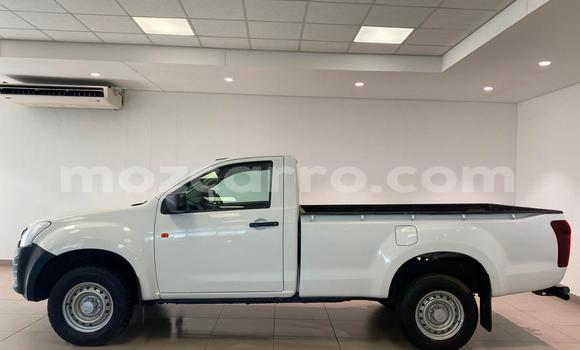 Nunua Ilio tumika Isuzu D-MAX Nyeupe Gari ndani ya Maputo nchini Maputo Nunua Ilio tumika Isuzu D-MAX Nyeupe Gari ndani ya Maputo nchini Maputo