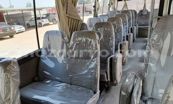 Comprar Usado Toyota Coaster Branco Carro em Maputo em Maputo Comprar Usado Toyota Coaster Branco Carro em Maputo em Maputo