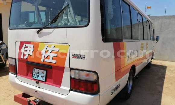 Comprar Usado Toyota Coaster Branco Carro em Maputo em Maputo Comprar Usado Toyota Coaster Branco Carro em Maputo em Maputo