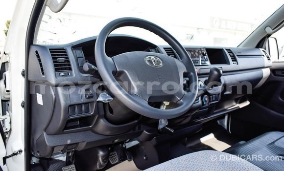 Comprar Importar Toyota Hiace Branco Carro em Import - Dubai em Cabo Delgado Comprar Importar Toyota Hiace Branco Carro em Import - Dubai em Cabo Delgado