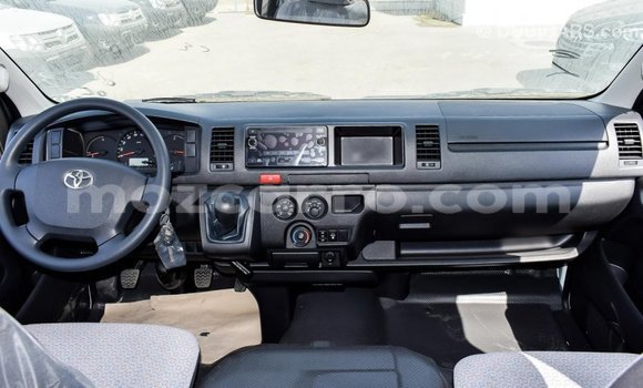 Comprar Importar Toyota Hiace Branco Carro em Import - Dubai em Cabo Delgado Comprar Importar Toyota Hiace Branco Carro em Import - Dubai em Cabo Delgado