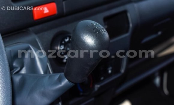 Comprar Importar Toyota Hiace Branco Carro em Import - Dubai em Cabo Delgado Comprar Importar Toyota Hiace Branco Carro em Import - Dubai em Cabo Delgado