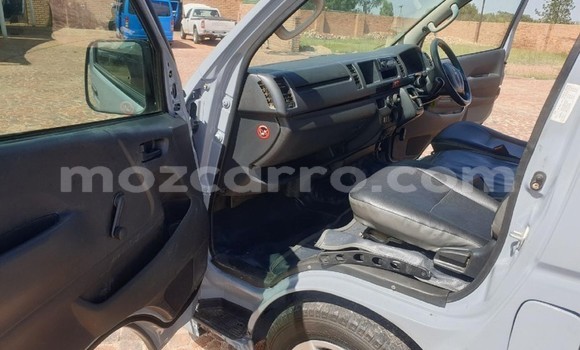 Nunua Ilio tumika Toyota iQ Nyingine Gari ndani ya Maputo nchini Maputo Nunua Ilio tumika Toyota iQ Nyingine Gari ndani ya Maputo nchini Maputo