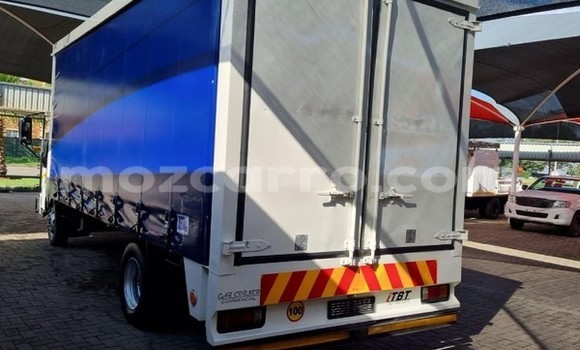 Buy Used Hino 300 Series White Truck in Maputo in Maputo Buy Used Hino 300 Series White Truck in Maputo in Maputo
