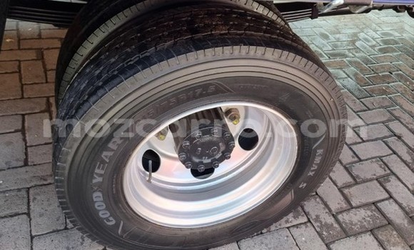 Buy Used Hino 300 Series White Truck in Maputo in Maputo Buy Used Hino 300 Series White Truck in Maputo in Maputo