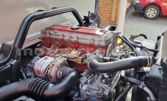 Buy Used Hino 300 Series White Truck in Maputo in Maputo Buy Used Hino 300 Series White Truck in Maputo in Maputo