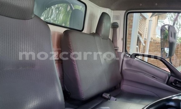 Buy Used Hino 300 Series White Truck in Maputo in Maputo Buy Used Hino 300 Series White Truck in Maputo in Maputo
