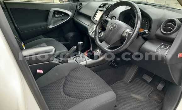 Comprar Usado Toyota Vanguard Branco Carro em Maputo em Maputo Comprar Usado Toyota Vanguard Branco Carro em Maputo em Maputo