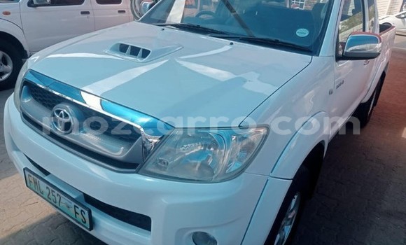 Tenga Tsaru Toyota Hilux Chena Mota in Maputo in Maputo Tenga Tsaru Toyota Hilux Chena Mota in Maputo in Maputo