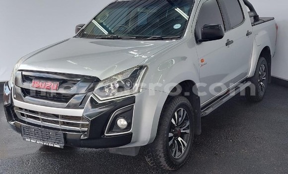Comprar Usado Isuzu KB Prata Carro em Maputo em Maputo