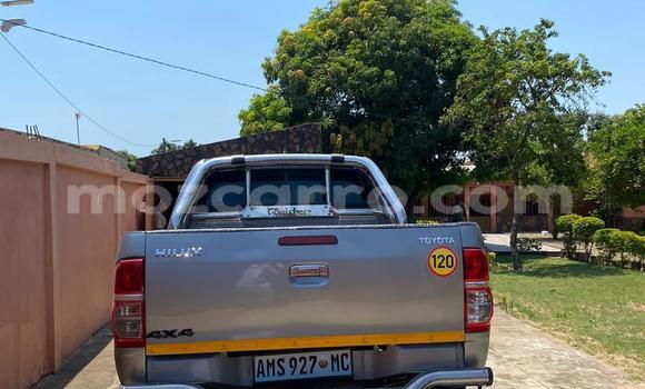 Tenga Tsaru Toyota Hilux Zvimwe Mota in Maputo in Maputo Tenga Tsaru Toyota Hilux Zvimwe Mota in Maputo in Maputo