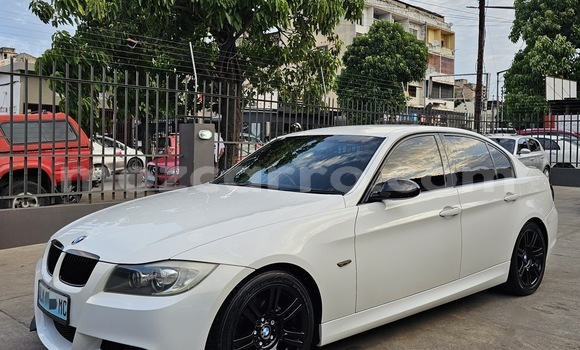 Comprar Usado BMW 3-Series Branco Carro em Maputo em Maputo Comprar Usado BMW 3-Series Branco Carro em Maputo em Maputo