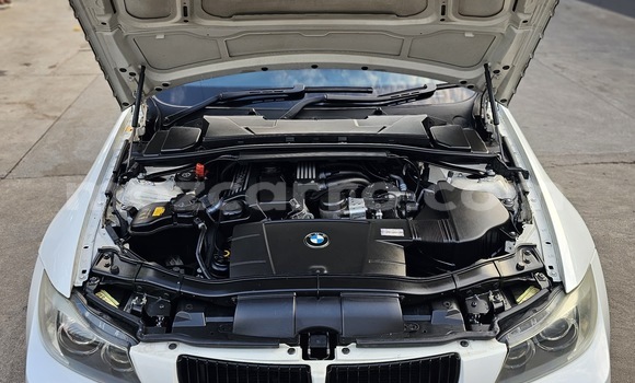 Comprar Usado BMW 3-Series Branco Carro em Maputo em Maputo Comprar Usado BMW 3-Series Branco Carro em Maputo em Maputo