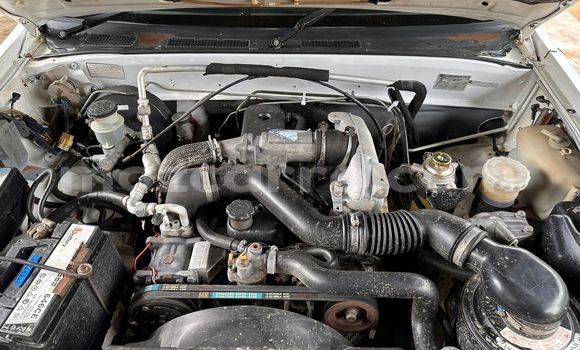 Comprar Usado Isuzu KB Branco Carro em Maputo em Maputo Comprar Usado Isuzu KB Branco Carro em Maputo em Maputo