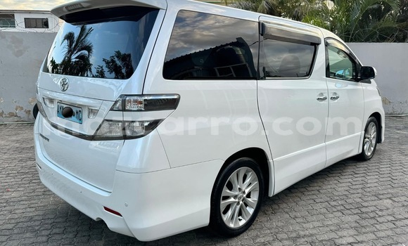 Comprar Usado Toyota Vellfire Branco Carro em Maputo em Maputo Comprar Usado Toyota Vellfire Branco Carro em Maputo em Maputo