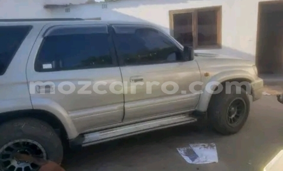 Tenga Tsaru Toyota Hilux Surf Zvimwe Mota in Maputo in Maputo