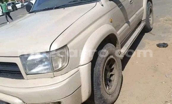 Nunua Ilio tumika Toyota Hilux Surf Nyingine Gari ndani ya Maputo nchini Maputo Nunua Ilio tumika Toyota Hilux Surf Nyingine Gari ndani ya Maputo nchini Maputo