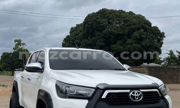 Comprar Usado Toyota Hiluxe Revo Branco Carro em Maputo em Maputo Comprar Usado Toyota Hiluxe Revo Branco Carro em Maputo em Maputo