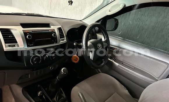 Comprar Usado Toyota Hilux Branco Carro em Maputo em Maputo Comprar Usado Toyota Hilux Branco Carro em Maputo em Maputo